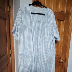 Croft & Barrow short sleeve seersucker robe.  3X